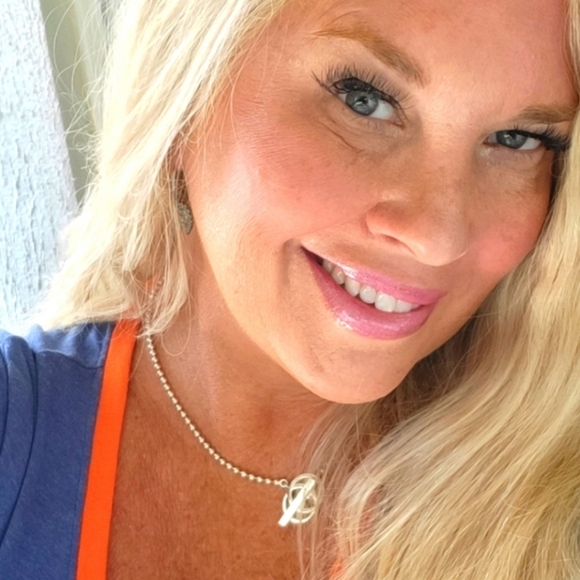 RARE!!! Gucci Luxury Double G Statement Logo NWOT 😍 stunning!! - Picture 2 of 7